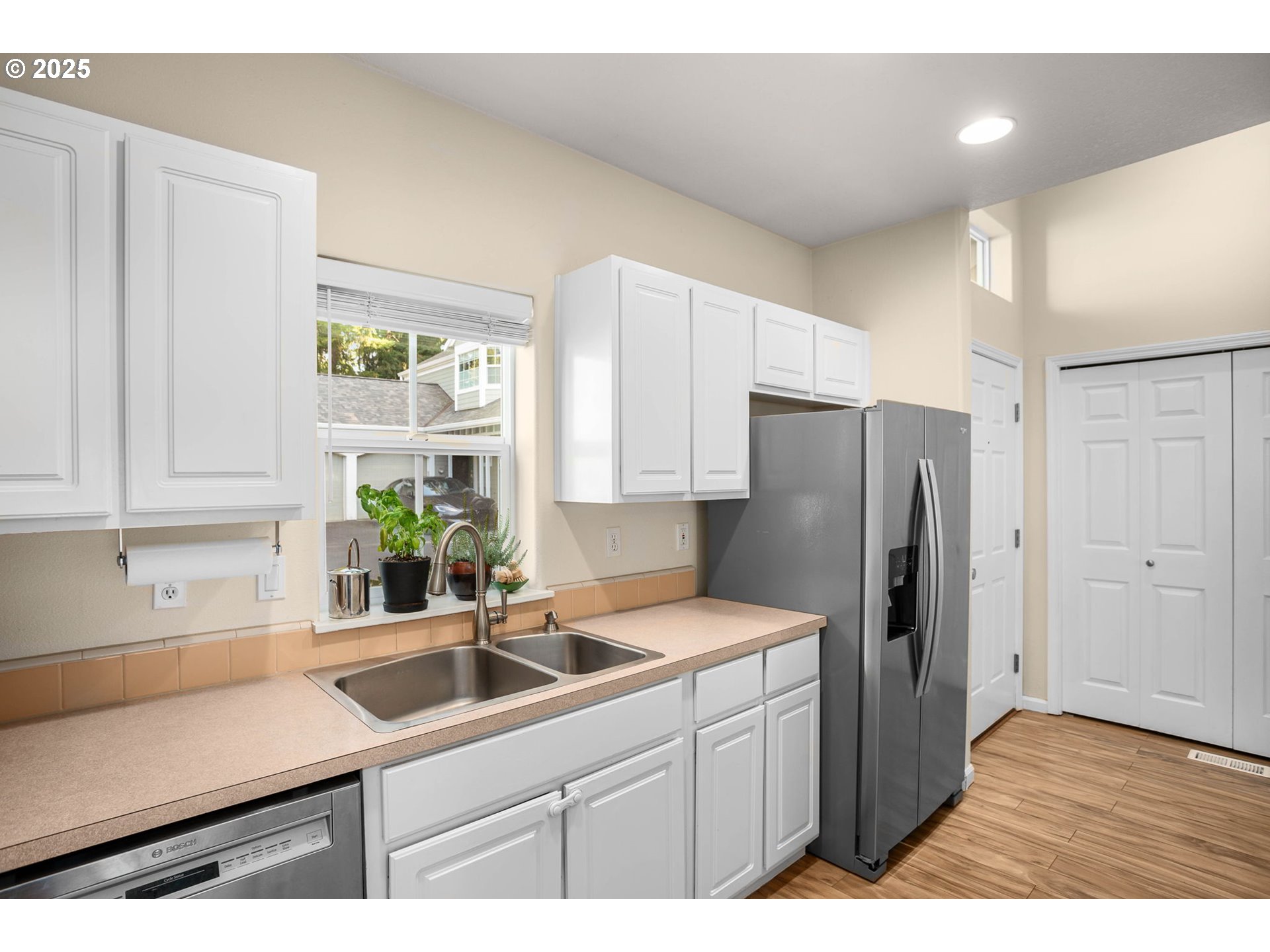 11325 Southwest Eucalyptus Place Portland, OR 97223 - Photo 8 of 28