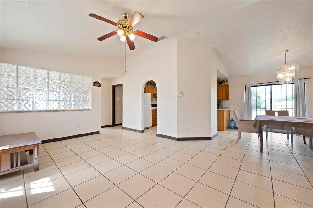 3092 Golfview Drive Wauchula, FL 33873 - Photo 9 of 41 a view of a livingroom with furniture and window