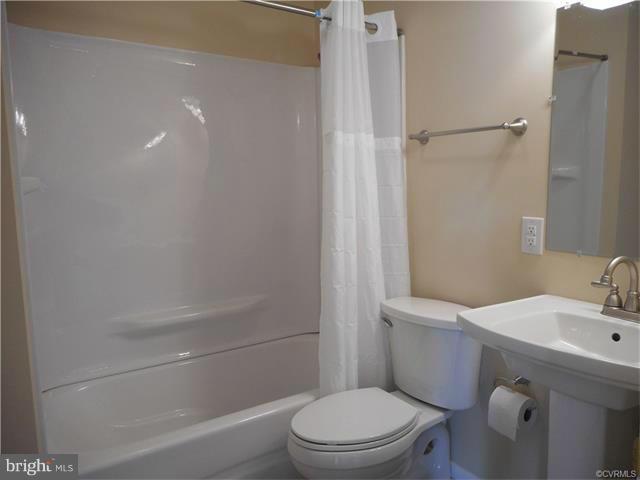 26375 Hill Road Ruther Glen, VA 22546 - Photo 12 of 24 Bath
