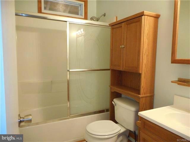 26375 Hill Road Ruther Glen, VA 22546 - Photo 13 of 24 Bath