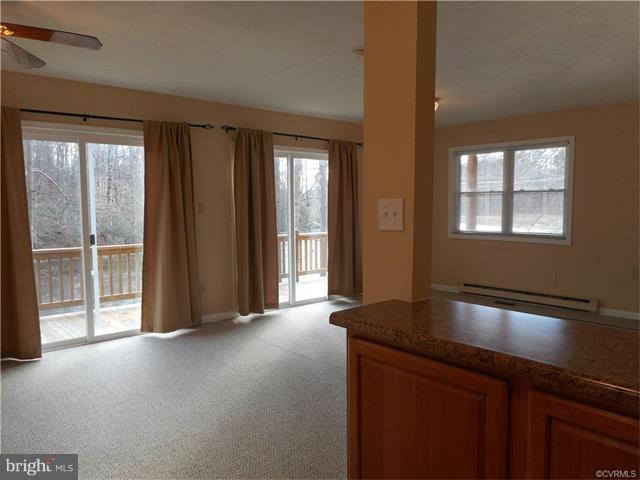 26375 Hill Road Ruther Glen, VA 22546 - Photo 9 of 24 Family Room