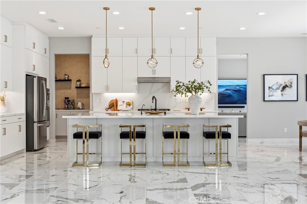 17721 Ridgeline Court Saugus, CA 91350 - Photo 15 of 75