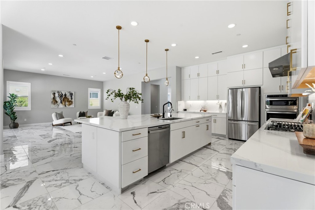 17721 Ridgeline Court Saugus, CA 91350 - Photo 21 of 75