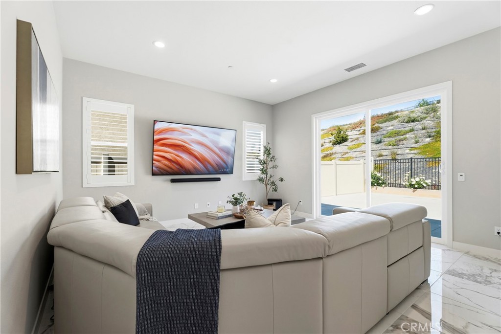 17721 Ridgeline Court Saugus, CA 91350 - Photo 32 of 75