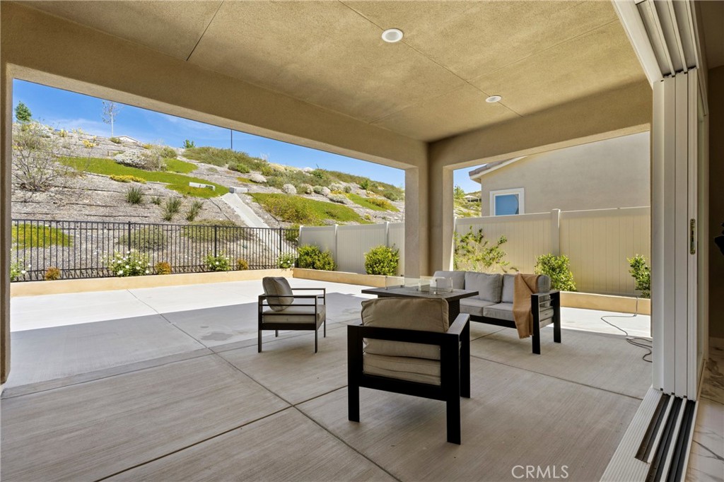 17721 Ridgeline Court Saugus, CA 91350 - Photo 35 of 75