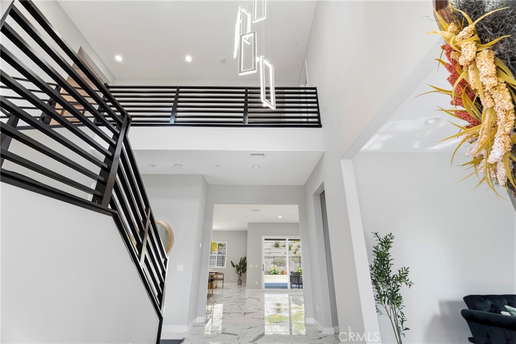 17721 Ridgeline Court Saugus, CA 91350 - Photo 4 of 75