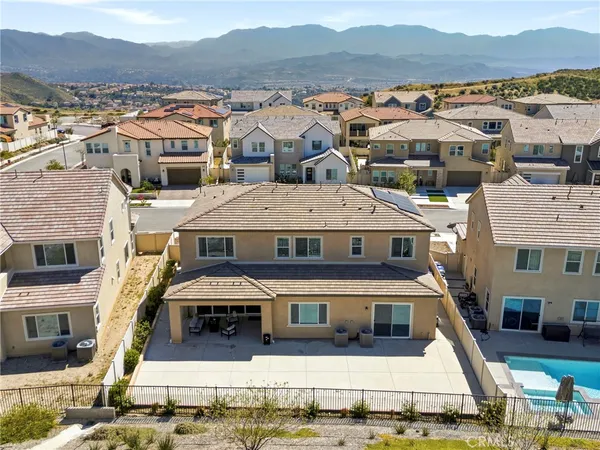 $1,395,000 | 17721 Ridgeline Court, Saugus, CA 91350