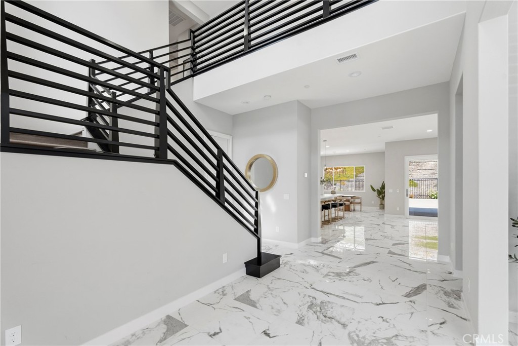 17721 Ridgeline Court Saugus, CA 91350 - Photo 6 of 75