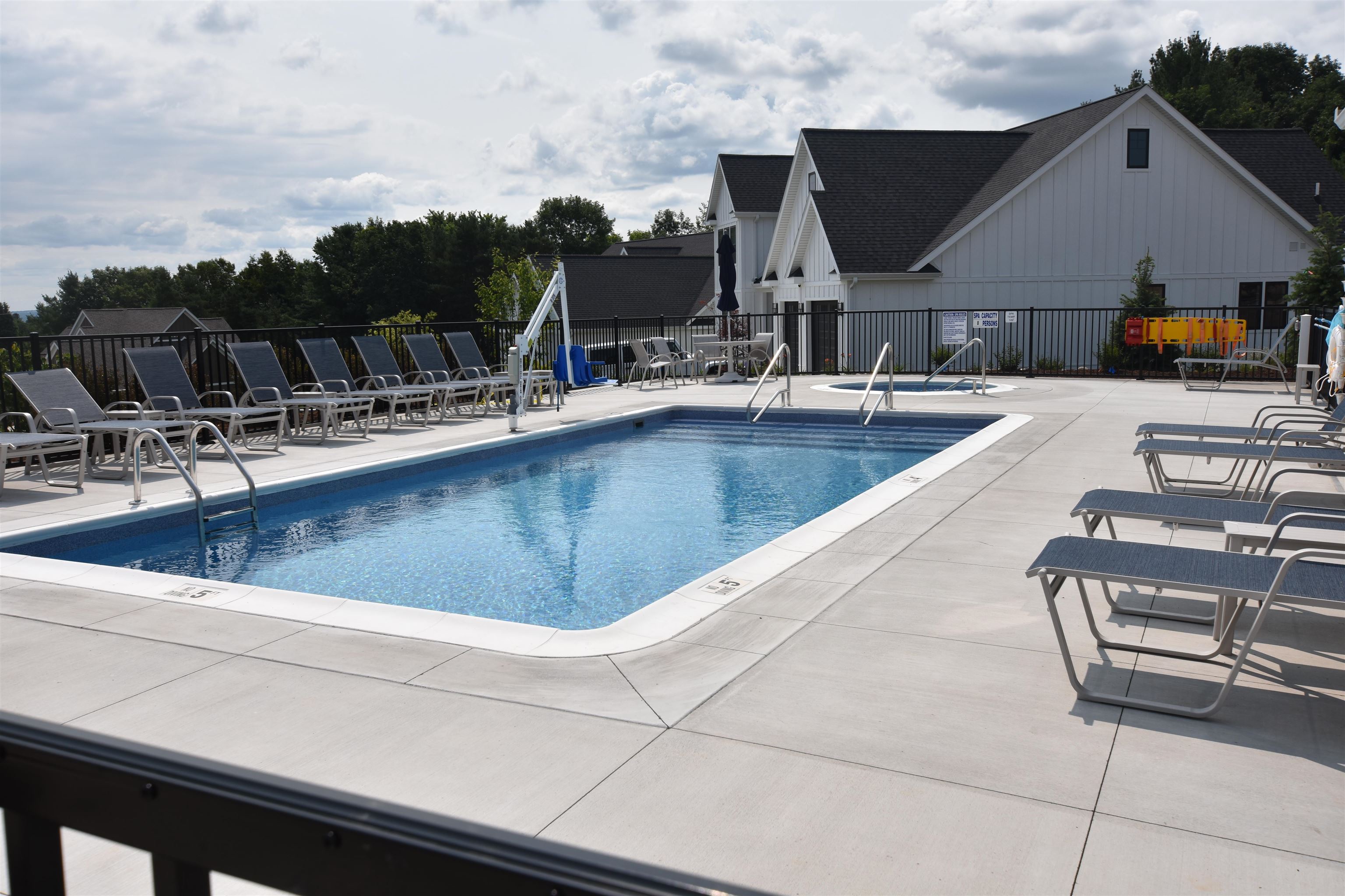 142 Vineyard Ridge Drive Traverse City, MI 49686 - Photo 11 of 15 1923336-0455963f-f6b4-44e7-a8c5-bff705509a1d.JPG