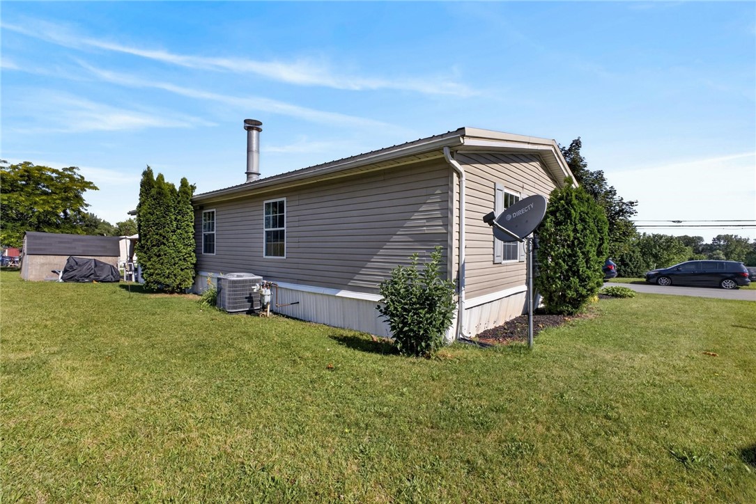 1315 King Road Clifton Springs, NY 14432 - Photo 4 of 31