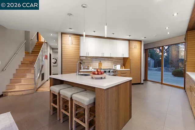 $2,400,000 | 2083-2083 Magnolia Way, Walnut Creek, CA 94595