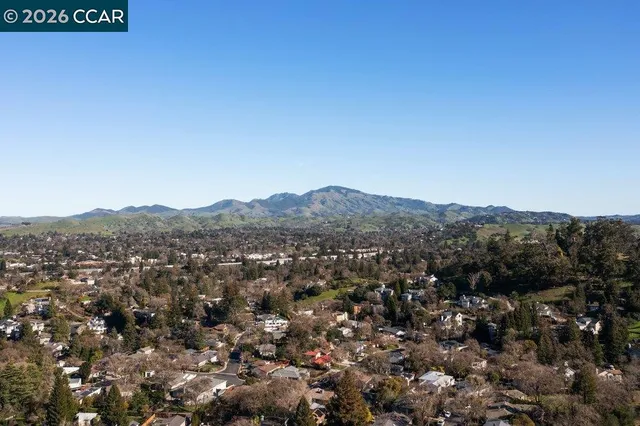$2,400,000 | 2083-2083 Magnolia Way, Walnut Creek, CA 94595