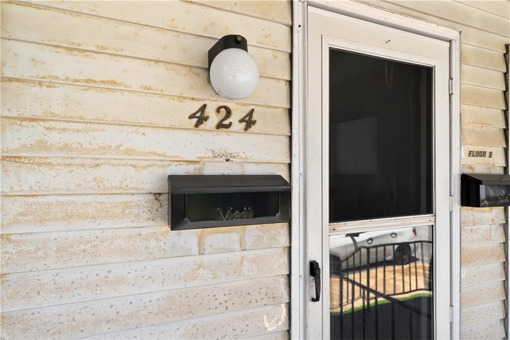 424-426 Connecticut Avenue Rochester, PA 15074 - Photo 19 of 45 Front of 424 - Access to Both (1) Bedroom Units