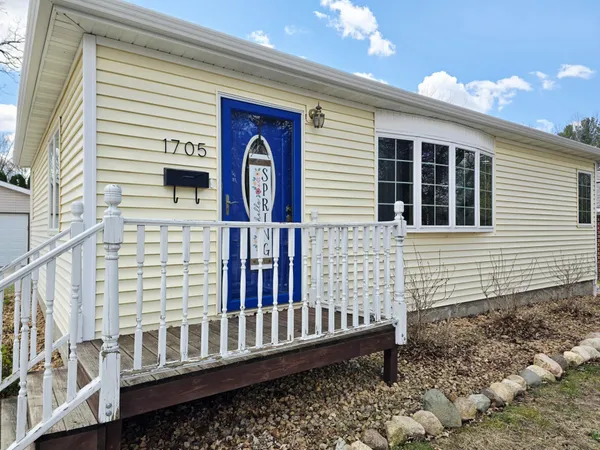 $259,900 | 1705 3rd Avenue Southwest, Austin, MN 55912