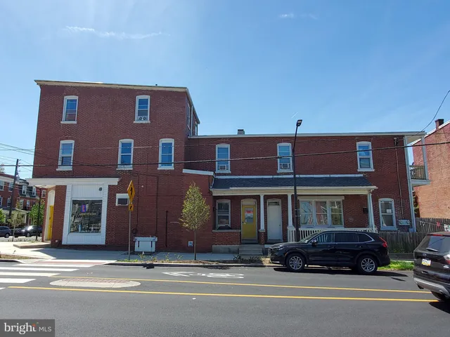 a car parked in front of a building