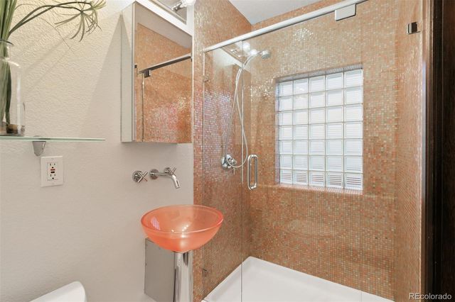 $835,000 | 915 North Monaco Parkway, Denver, CO 80220