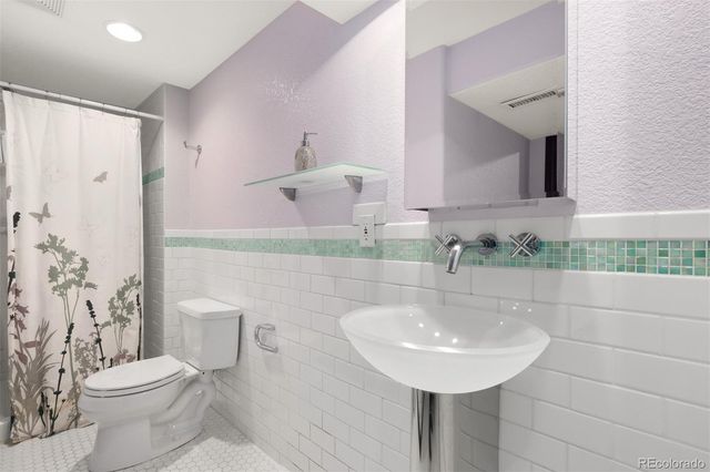 $835,000 | 915 North Monaco Parkway, Denver, CO 80220