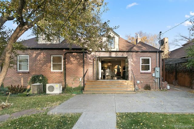 $835,000 | 915 North Monaco Parkway, Denver, CO 80220