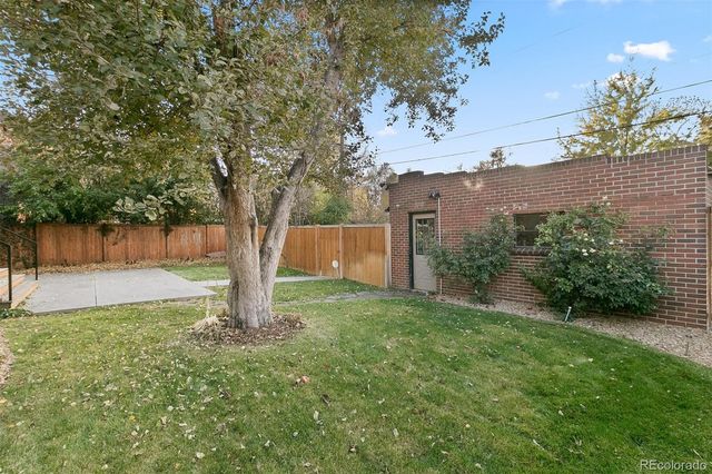 $835,000 | 915 North Monaco Parkway, Denver, CO 80220