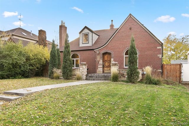 $835,000 | 915 North Monaco Parkway, Denver, CO 80220