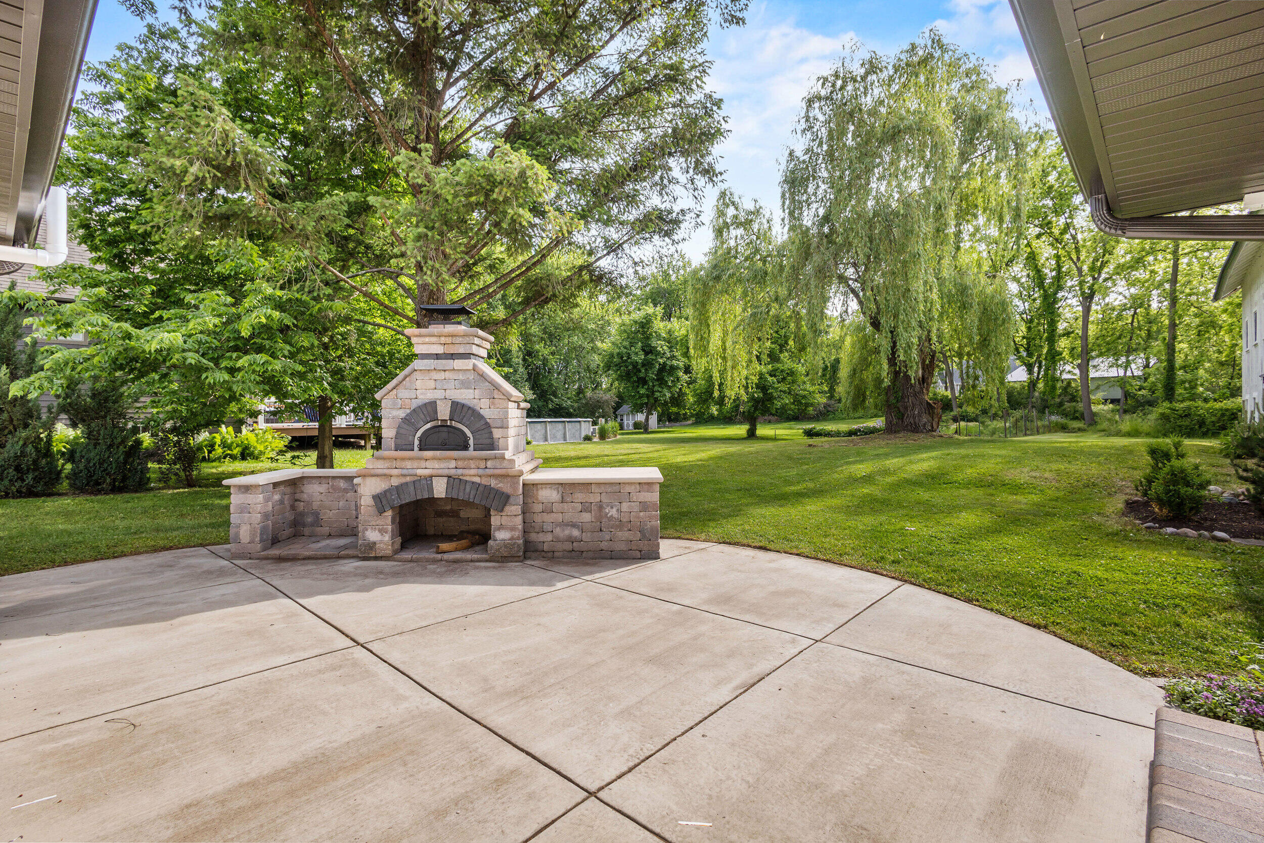 986 Indian Hills Road Fontana, WI 53125 - Photo 84 of 108 Patio