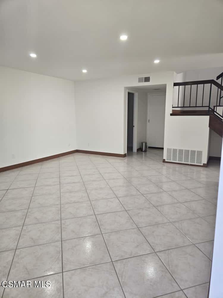 6492 Melray Street Moorpark, CA 93021 - Photo 55 of 59 a view of a livingroom with a couch