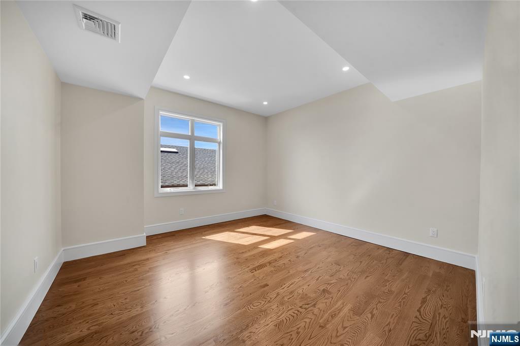 686 Probst Avenue, Unit B Fairview, NJ 07022 - Photo 19 of 28 Gallery Image 19