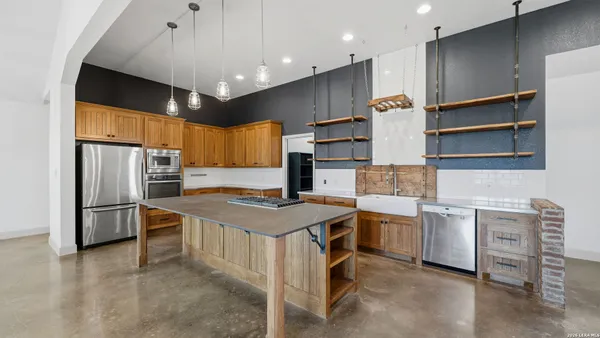 $3,000 | 319 River Park Drive, New Braunfels, TX 78130