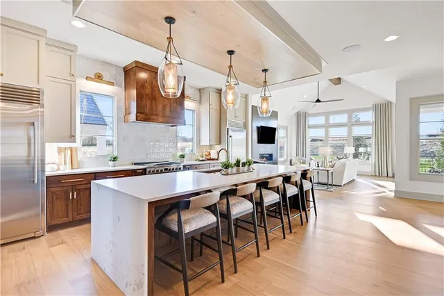 $1,461,148 | 13751 Pembroke Lane, Leawood, KS 66224
