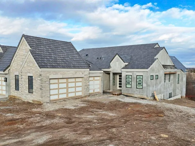 $1,461,148 | 13751 Pembroke Lane, Leawood, KS 66224