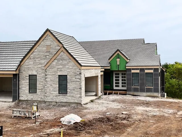 $1,461,148 | 13751 Pembroke Lane, Leawood, KS 66224