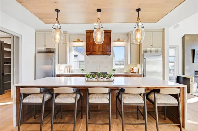 $1,461,148 | 13751 Pembroke Lane, Leawood, KS 66224