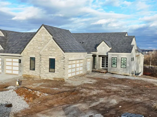 $1,461,148 | 13751 Pembroke Lane, Leawood, KS 66224