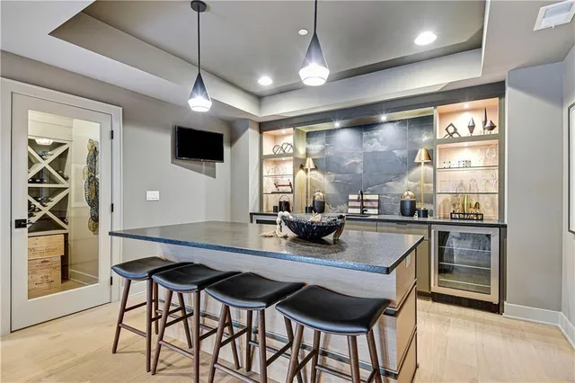 $1,461,148 | 13751 Pembroke Lane, Leawood, KS 66224