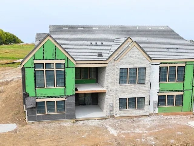 $1,461,148 | 13751 Pembroke Lane, Leawood, KS 66224