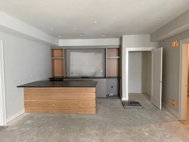 $1,461,148 | 13751 Pembroke Lane, Leawood, KS 66224