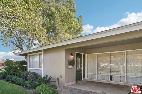 $360,000 | 160 West Fiesta, Port Hueneme, CA 93041