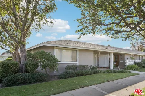 $360,000 | 160 West Fiesta, Port Hueneme, CA 93041