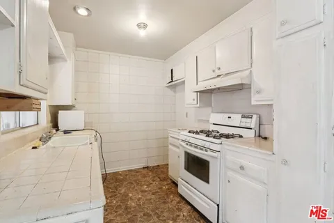 $360,000 | 160 West Fiesta, Port Hueneme, CA 93041