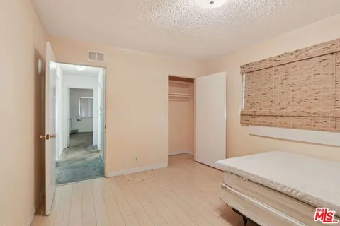 $360,000 | 160 West Fiesta, Port Hueneme, CA 93041