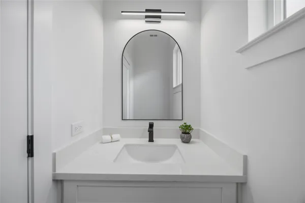 $1,169,900 | 2010-2014 Yates Street, Houston, TX 77020