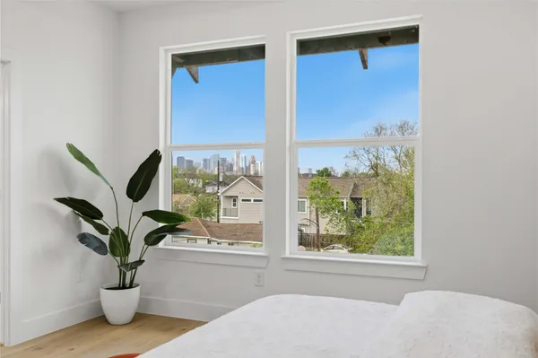 $1,169,900 | 2010-2014 Yates Street, Houston, TX 77020