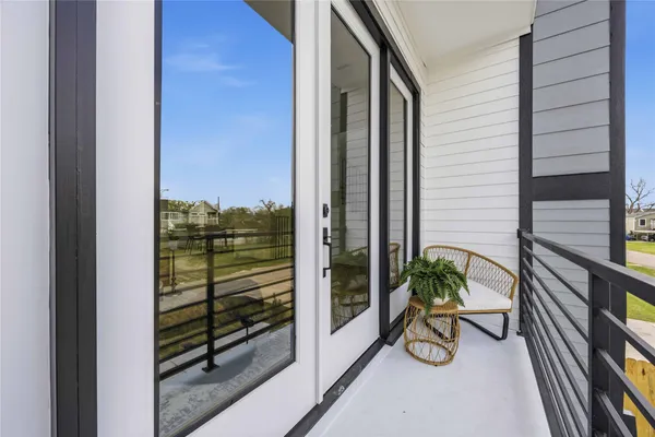 $1,169,900 | 2010-2014 Yates Street, Houston, TX 77020