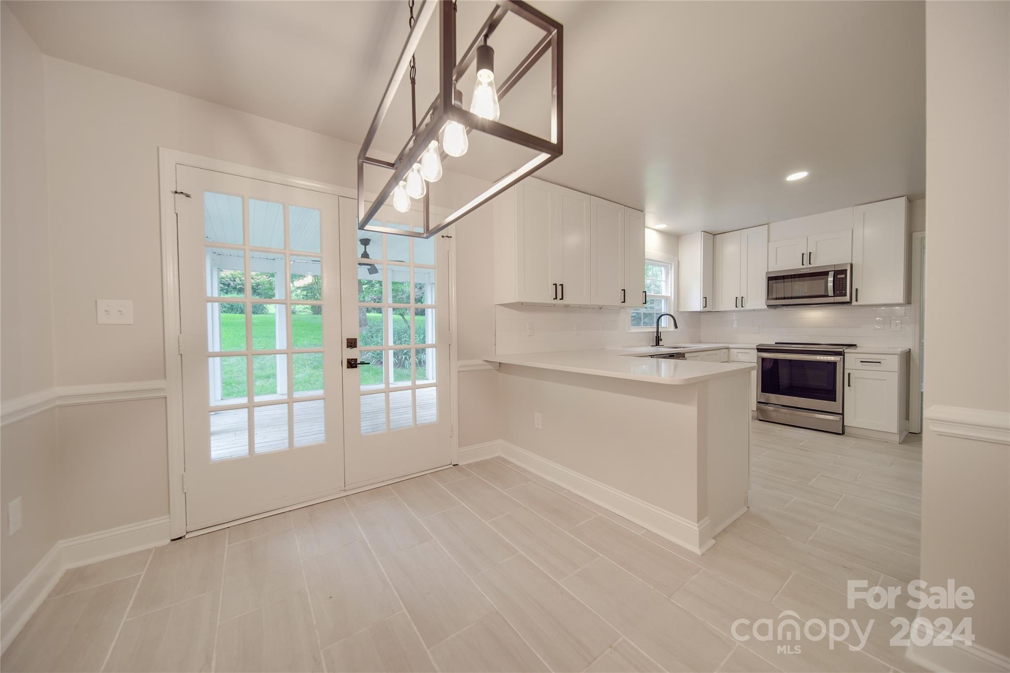 2947 Heathgate Road Charlotte, NC 28226 - Photo 16 of 41 Gallery Image 16