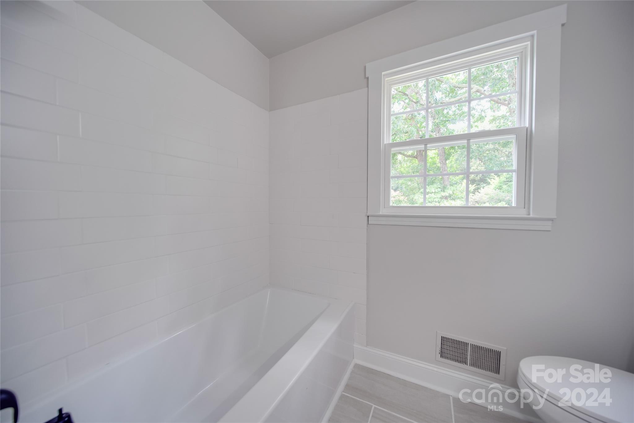 2947 Heathgate Road Charlotte, NC 28226 - Photo 34 of 41 Gallery Image 34