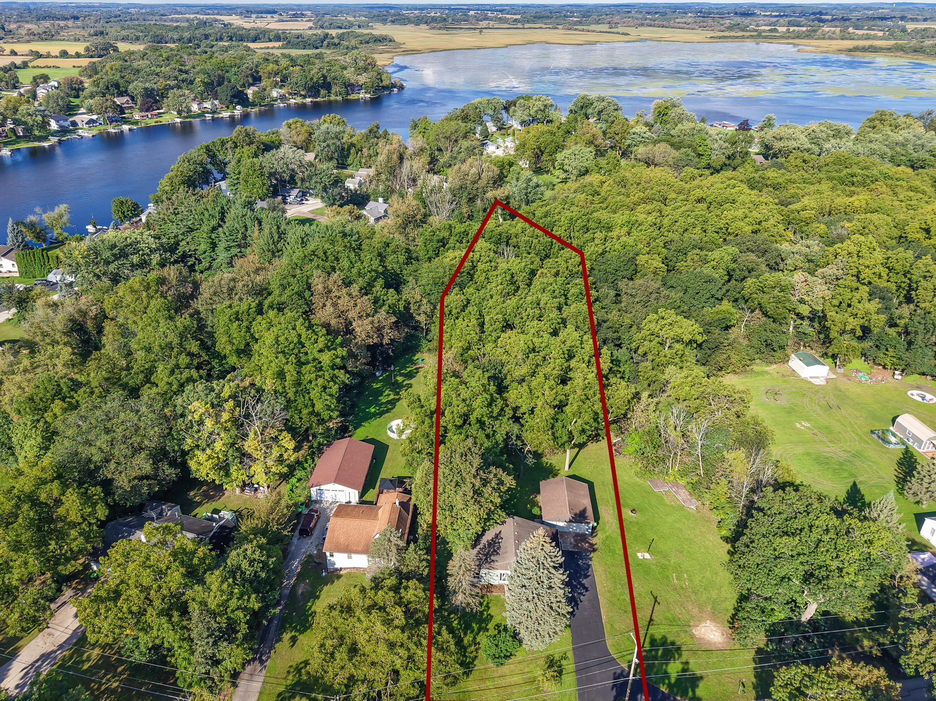 6508 North Tichigan Road Waterford, WI 53185 - Photo 2 of 33 DJI_20260923095239_0003_D-2