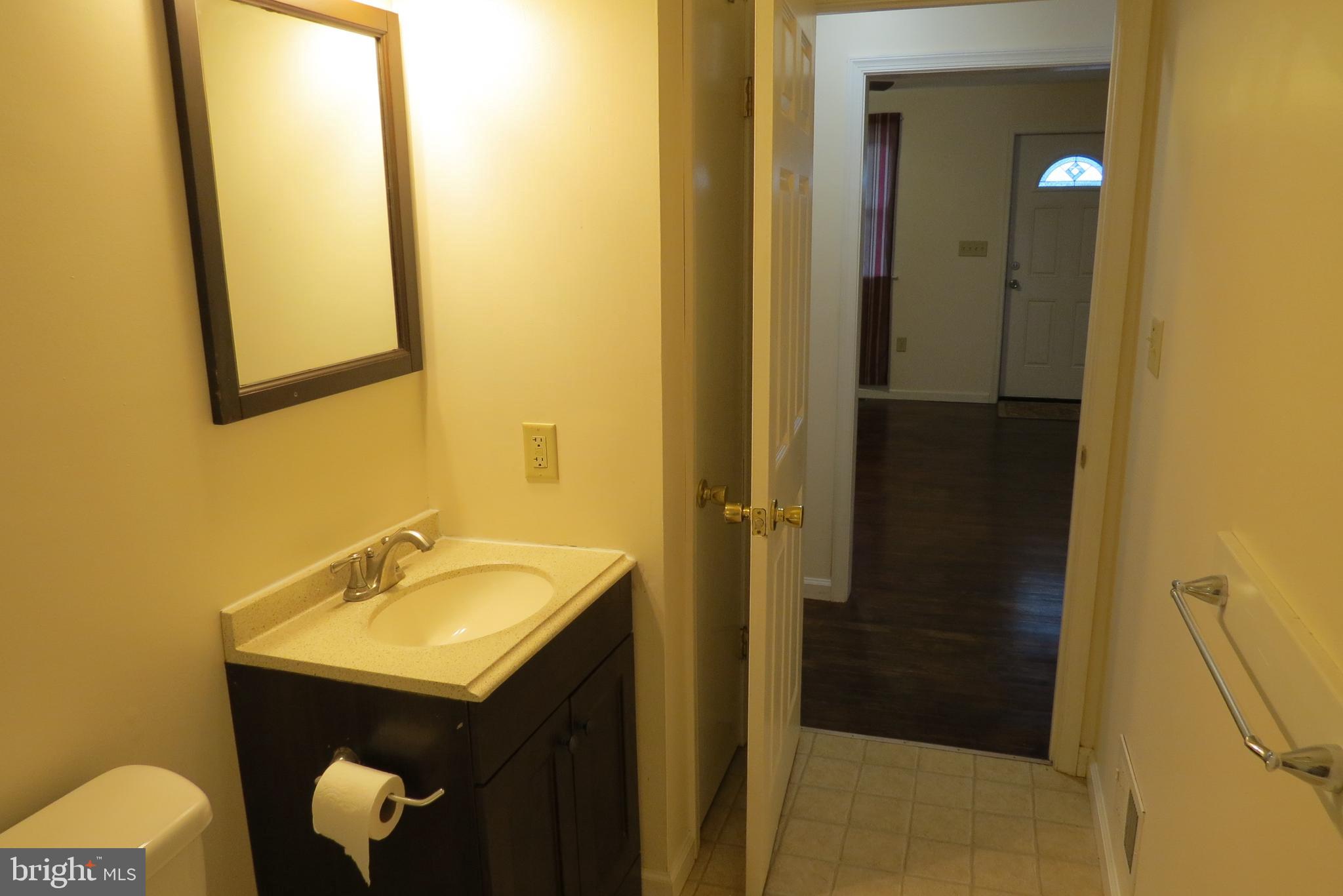 4822 Ridge Road Mount Airy, MD 21771 - Photo 24 of 38 Hall bath with tub/shower