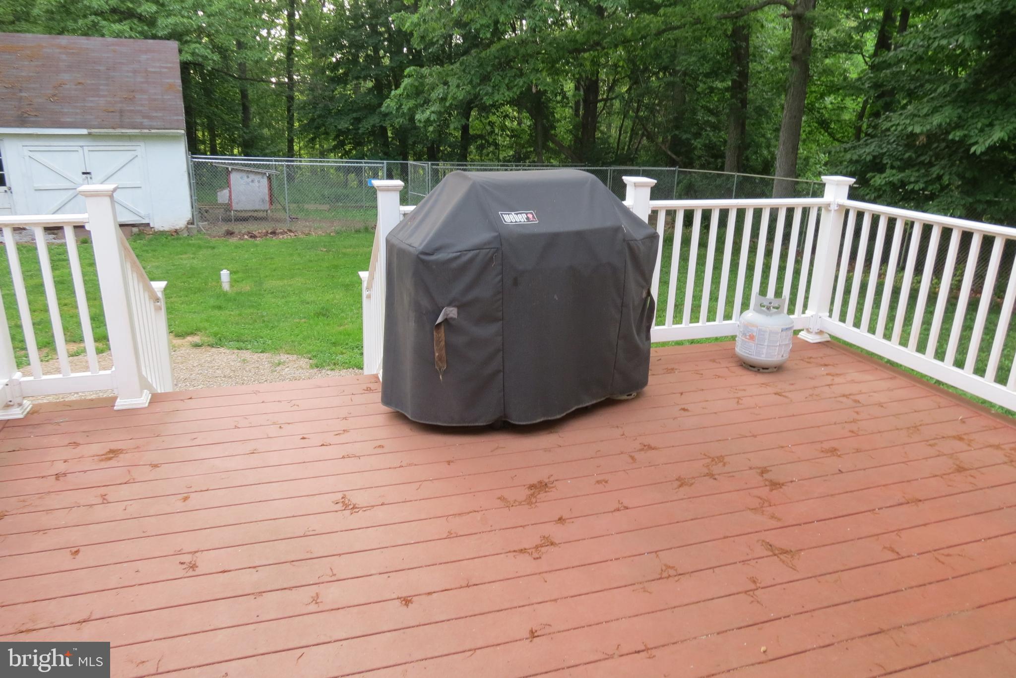 4822 Ridge Road Mount Airy, MD 21771 - Photo 5 of 38 Trex type composite deck