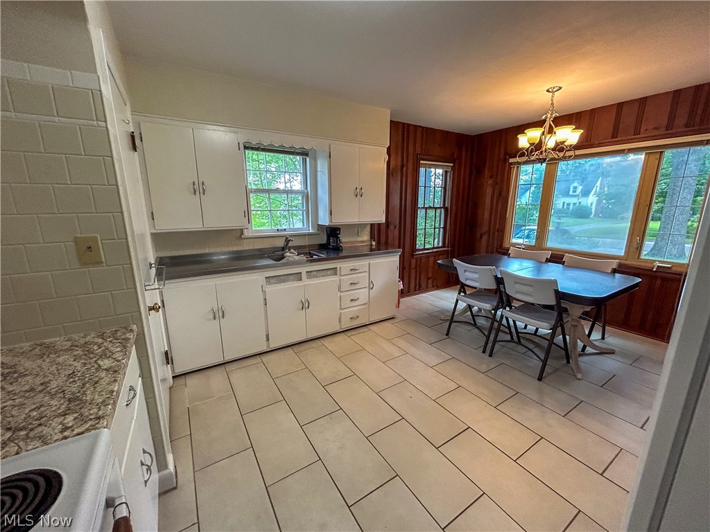 3430 Hopkins Road Youngstown, OH 44511 - Photo 3 of 20 Gallery Image 3