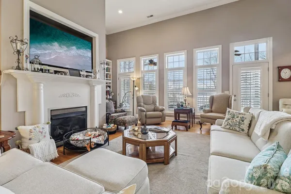 $1,300,000 | 27 Wateree Key Court, Winnsboro, SC 29180